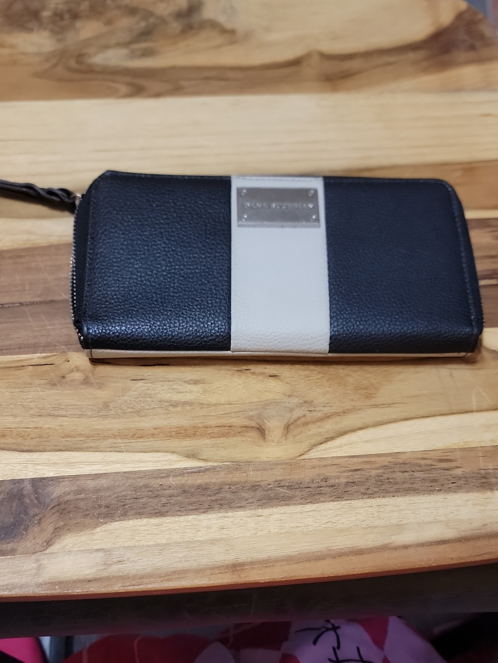 Dana Buchman Women's Black and Cream Zip Wallet - Unbranded
